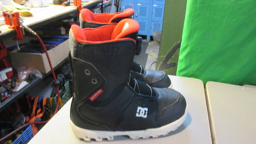 Used DC Scout Boa Snowboard Boots Size 6