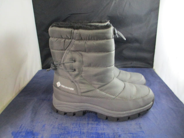 Load image into Gallery viewer, Used Dream Pairs Snow Boots Adult Size 8
