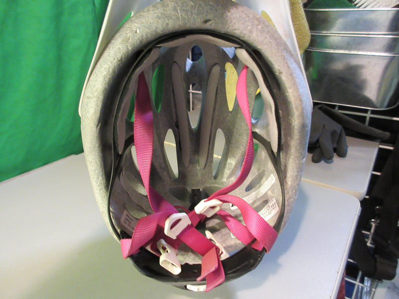 Load image into Gallery viewer, Used Giro Skyla Bicycle Helmet Size 50-57cm
