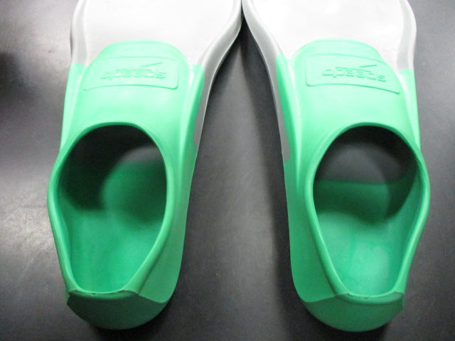 Load image into Gallery viewer, Used Speedo Swim Fins Sz Small (5-6)
