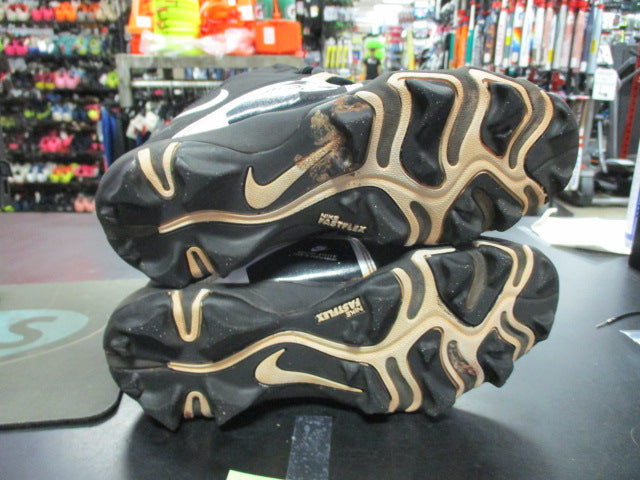 Load image into Gallery viewer, Used Baseball Cleats Nike Alpha Youth 4
