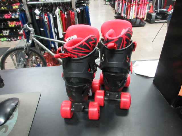 Load image into Gallery viewer, Used Roller Derby Adjustable Roller Skates Size 12-2
