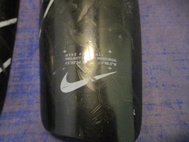 Load image into Gallery viewer, Used Nike Mercurial Small Black Shin Guards
