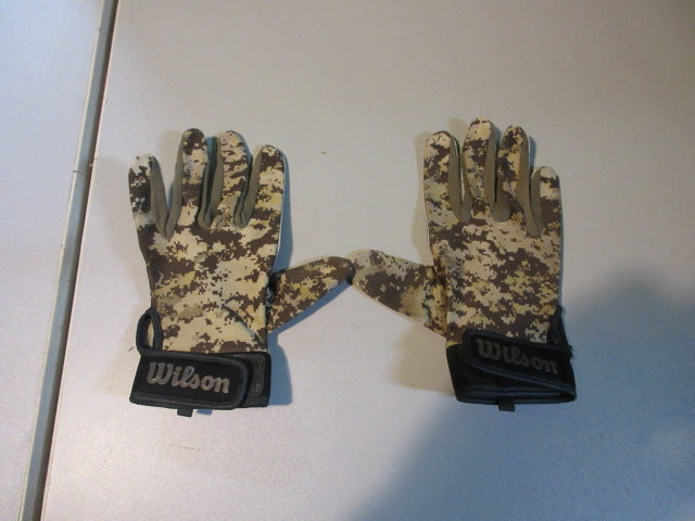 Load image into Gallery viewer, Used Wilson Camo Youth Small Batting Gloves
