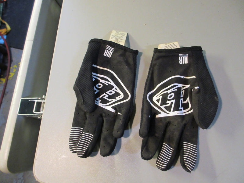 Load image into Gallery viewer, Used Troy Lee Designs Riding Gloves Size Youth Large
