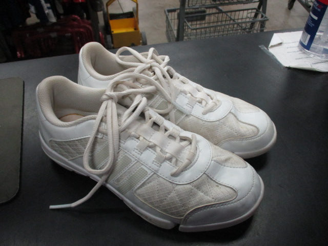 Load image into Gallery viewer, Used Adidas Cheer Shoes Size 6.5
