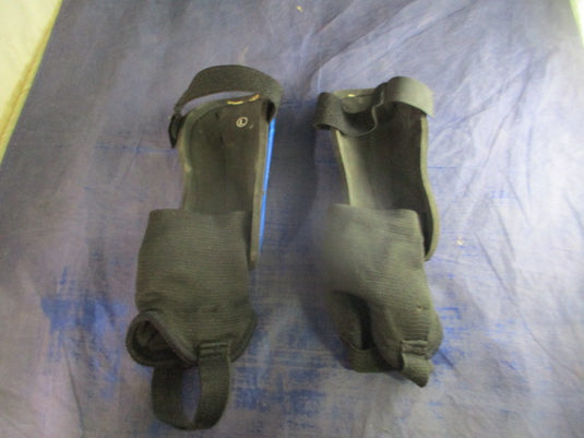 Used Lotto Shin Guards Youth Size Small - small wear