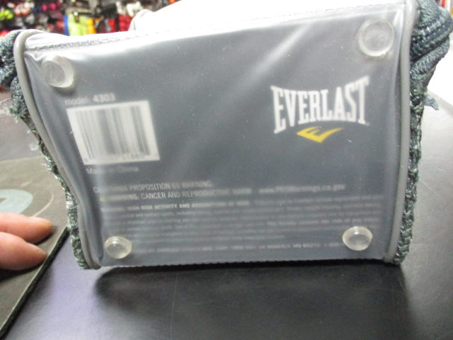 Load image into Gallery viewer, Used Everlast Evercool Heavy Bag Training Gloves
