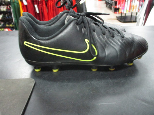 Used Nike Legend 10 Size Youth 5.5 Soccer Cleats