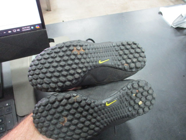 Load image into Gallery viewer, Used Nike Turf Soccer Cleats Size 13 C
