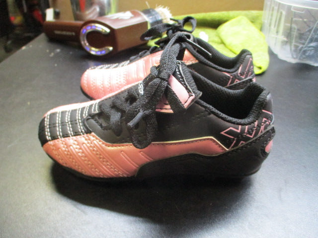 Load image into Gallery viewer, Xara Pink &amp; Black Soccer Cleats Youth Size 10
