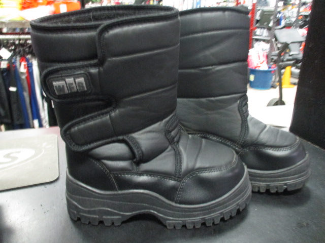 Load image into Gallery viewer, Used WFS Black Boots Kids Size 4
