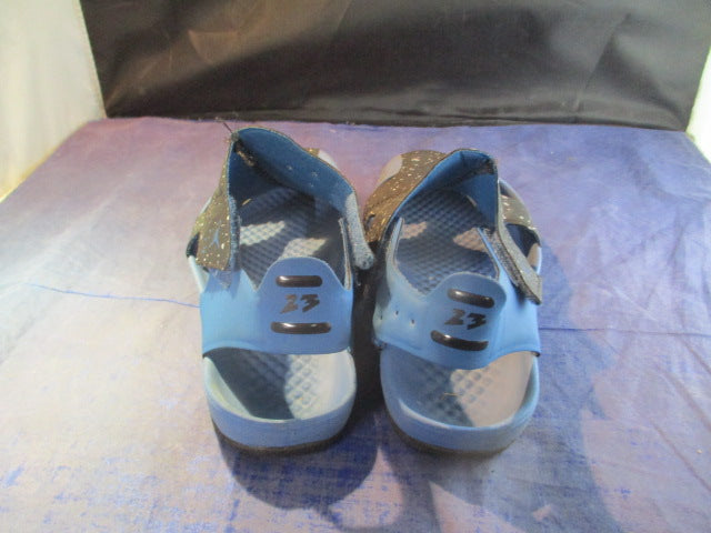 Load image into Gallery viewer, Used Nike Jordan Flare Shoes Youth Size 2
