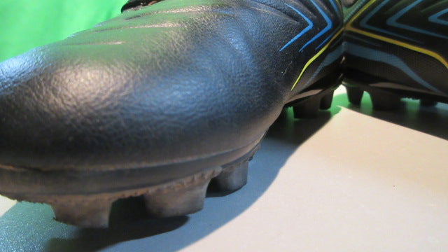 Load image into Gallery viewer, Used DSG Speed Viper Kids 11K Soccer Cleats
