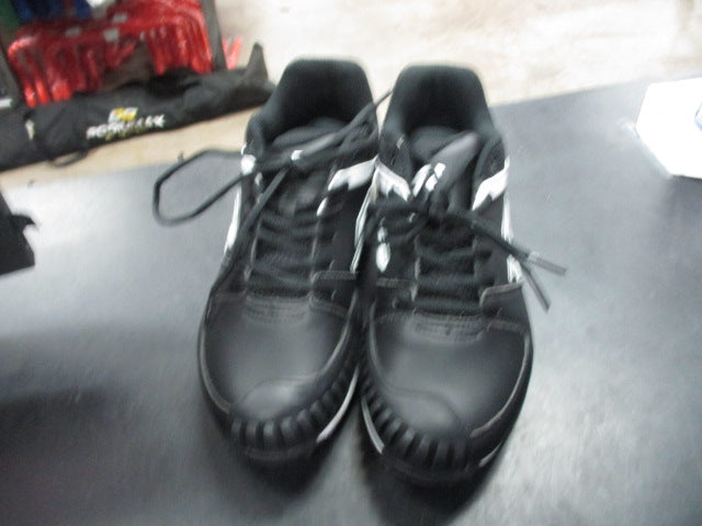 Load image into Gallery viewer, Used Ringor Flite Turf Cleats Size 9.5 - Like New Condition
