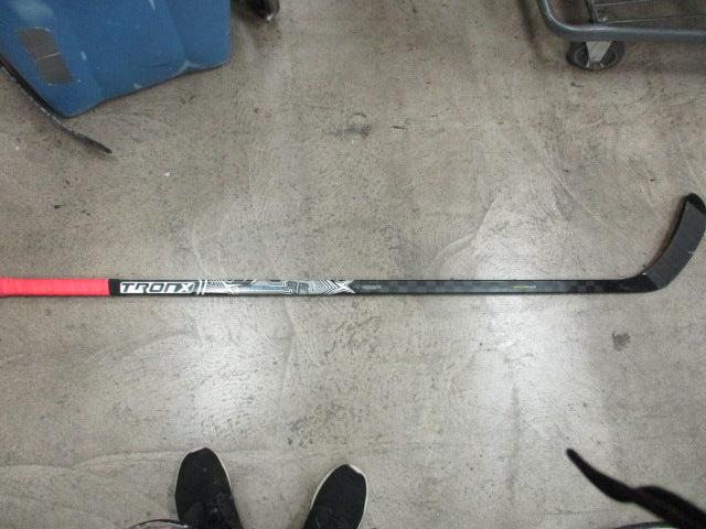 Load image into Gallery viewer, Used Tron-x Vanquish Speedflex 63&#39;&#39; Right Hand Hockey Stick
