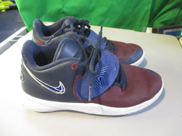 Load image into Gallery viewer, Used Nike Kyrie Irving Basketball Shoes Size 5
