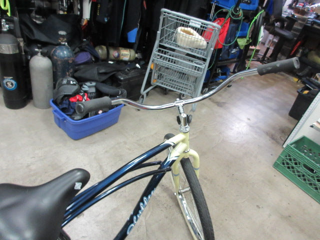 Load image into Gallery viewer, Used Huffy 26&quot; Vintage Series Cruiser Bicycle (Needs Rear Tire)
