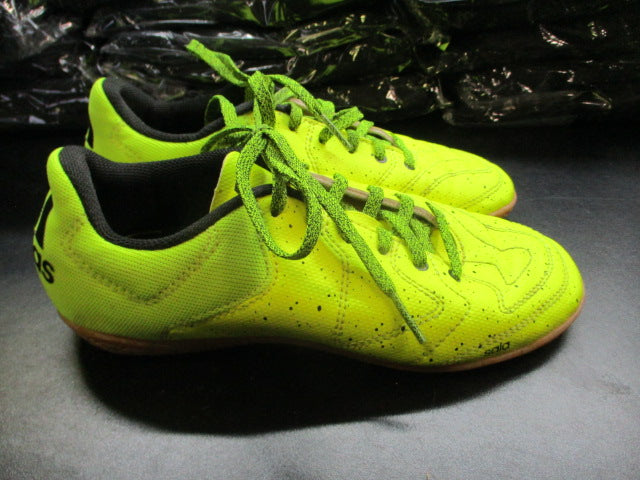 Load image into Gallery viewer, Used Adidas 15.3 Indoor Soccer Cleats Size 2.5
