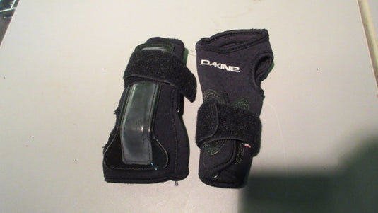 Used Dakine Size Small Black Snow Wrist Guards