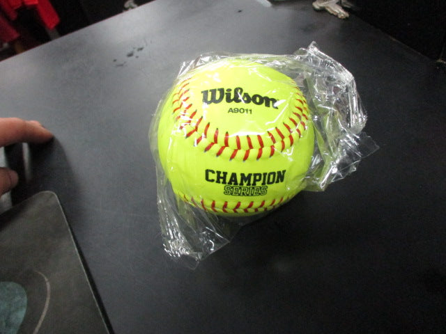 Load image into Gallery viewer, Used Wilson Champion Series A9011 12in Softball
