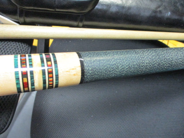 Load image into Gallery viewer, Used McDermott 19 Oz Two Pc. Billiards Pool Cue 4 Leaf Clover W/Case
