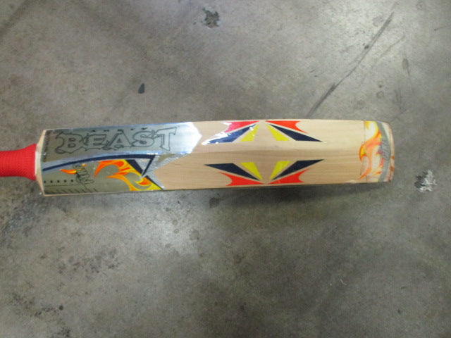 Load image into Gallery viewer, Used Angry Beast English Willow Fire Cricket Bat 2lb 12oz.
