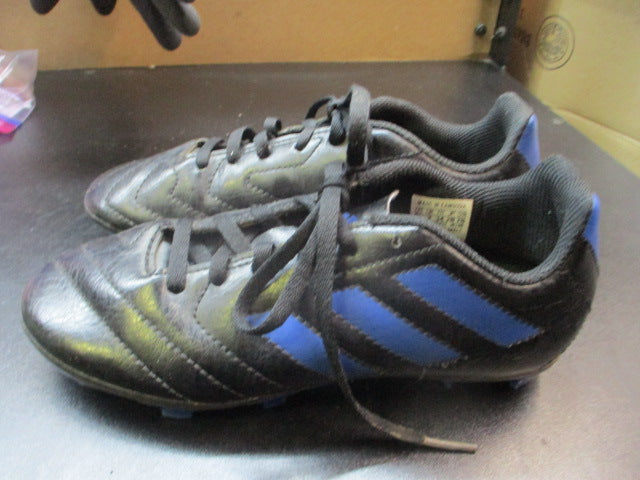 Load image into Gallery viewer, Used Adidas Soccer Cleats Size 2.5
