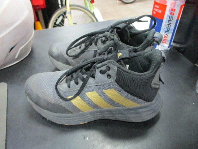 Load image into Gallery viewer, Used Adidas Light motion Size 3 Shoes
