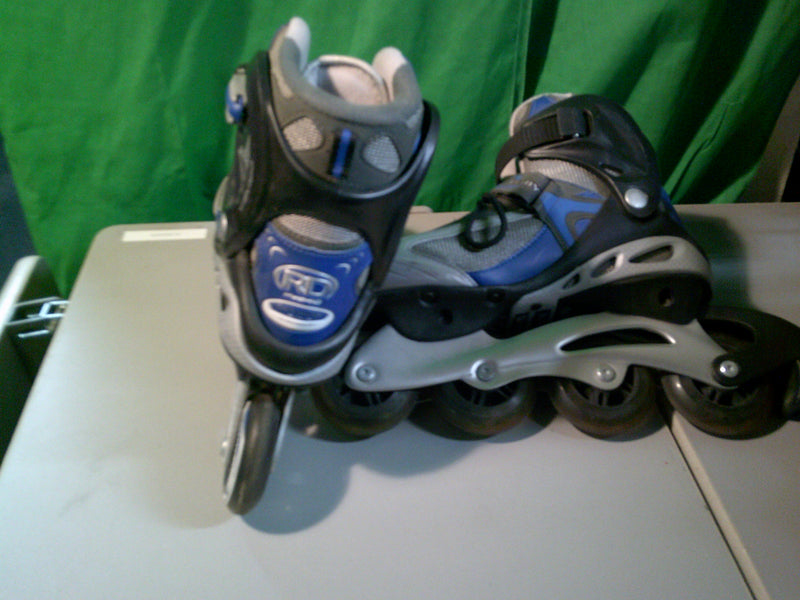 Load image into Gallery viewer, Used Roller Derby G900 Hybrid Aero Dynamic Inline skates Grey Size 8
