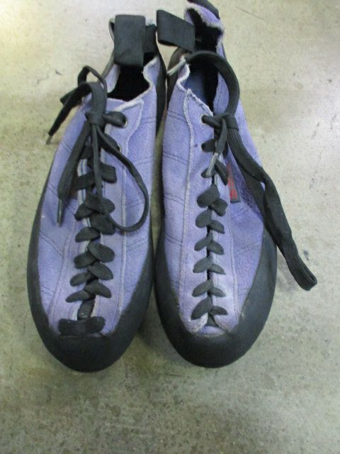 Load image into Gallery viewer, Used Five Ten Stealth C4 - Size 8 Climbing Shoes
