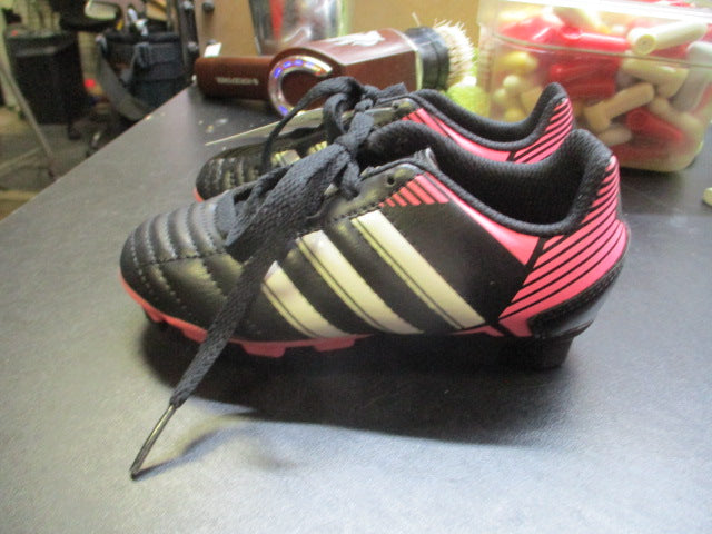 Load image into Gallery viewer, Adidas Puntero VIII Soccer Cleats Youth Size 9.5
