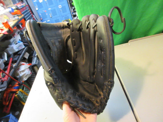 Used Wilson A0650 12.5" Glove