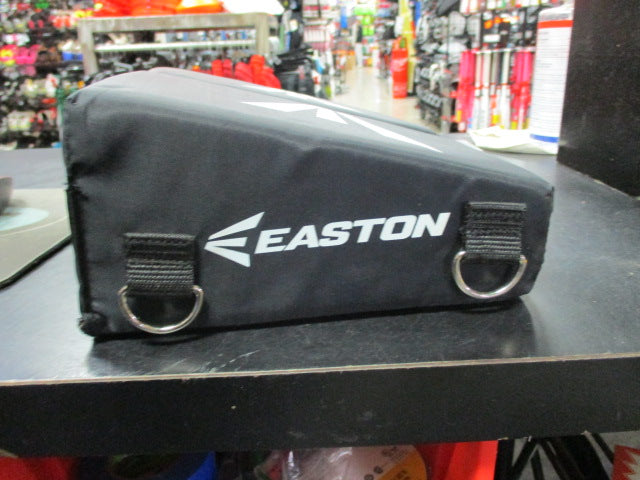 Load image into Gallery viewer, Used Easton Lare Black Catchers Knee Savers
