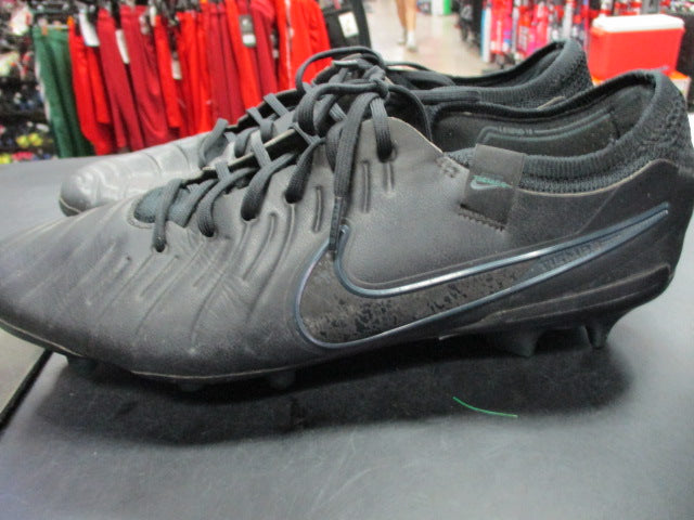 Load image into Gallery viewer, Used Nike Tiempo Legend 10 Academy Size 11 Cleats
