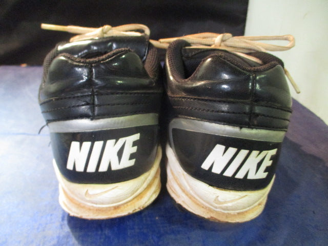 Load image into Gallery viewer, Used Nike Softball Cleats Size 8.5
