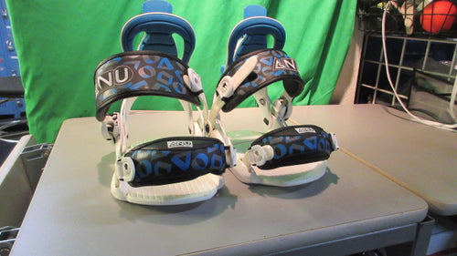 Used GNU Junior Snowboard Bindings w/ Hardware