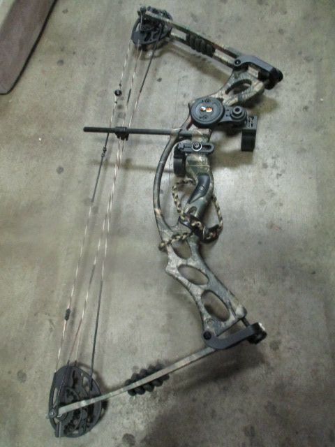 Load image into Gallery viewer, Used Hoyt Ruckus YZ 50 w/ 3 Pint Sight Compound Bow
