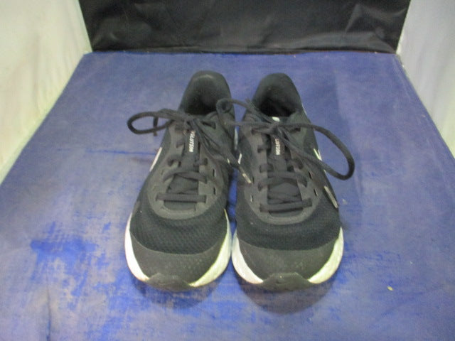 Load image into Gallery viewer, Used Nike Revolution Running Shoes Youth Size 3.5
