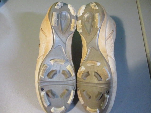 Load image into Gallery viewer, Used Ringor Rip-It Diamond Cleats White Size 7.5
