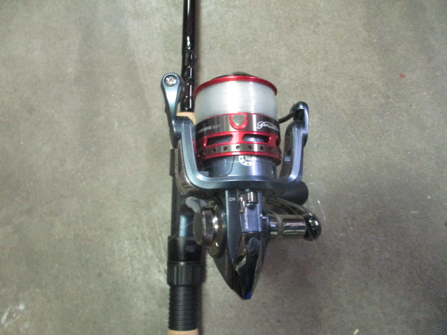 Load image into Gallery viewer, Used St. Croix Mojo Bass MJ568MX 6&#39;8&quot; Extra-Fast Action Fishing Pole Combo
