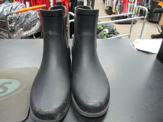 Used Eddie Bauer Size 9 Water Boots