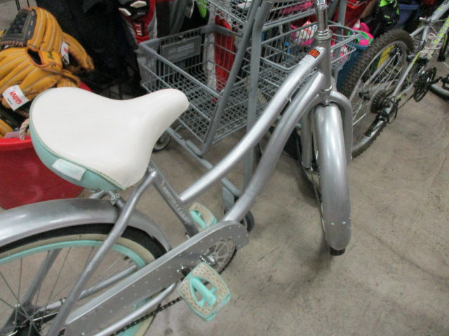 Load image into Gallery viewer, Used Huffy Cranbrook 24&#39;&#39; Beach Cruiser (NEED BIKE INNER TUBE)
