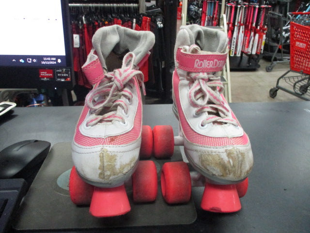 Load image into Gallery viewer, Used Firestar Rollerderry Size 1 Roller Skates (Missing both insoles)
