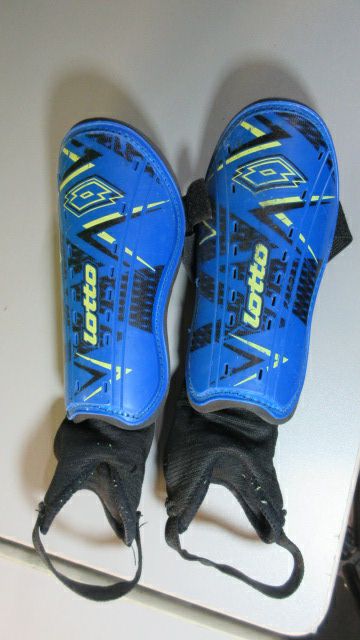 Used LOTTO Forza 5 Youth Shin Guards