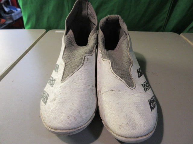 Load image into Gallery viewer, Used Adidas Predators Demon Scale White Youth Size 4.5 Turf Soccer Cleats
