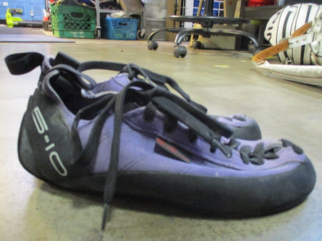 Load image into Gallery viewer, Used Five Ten Stealth C4 - Size 8 Climbing Shoes
