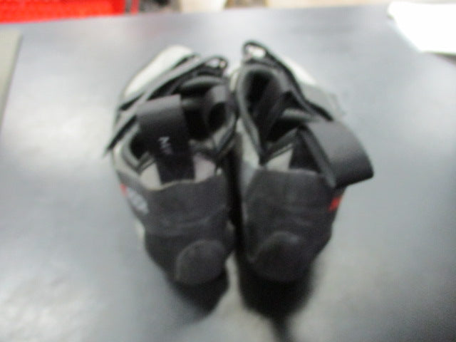 Load image into Gallery viewer, Used Mad Rock Climbing Shoes Sz 5.5
