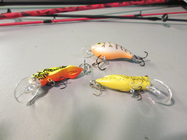 Load image into Gallery viewer, Used 3-Piece Fishing Lure Set
