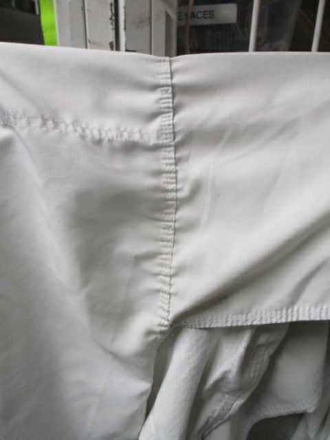 Load image into Gallery viewer, Used Venum Elite Kata White Karate Gi Jacket Size  4/170 - small sweat stains
